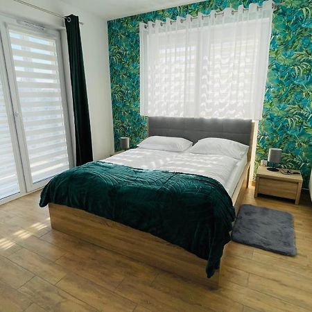 Apartamenty Na Wiejskiej 尤斯托尼莫斯基 外观 照片