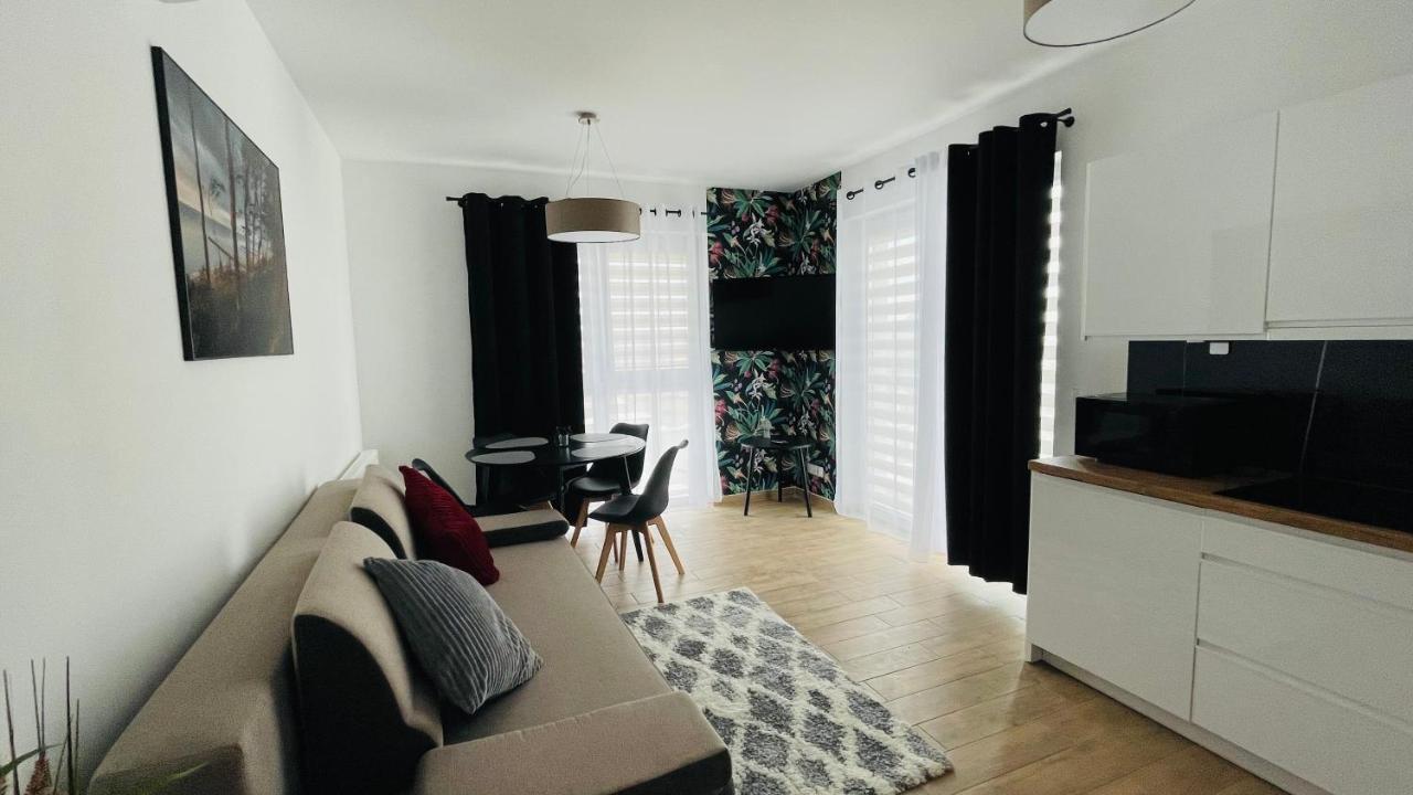 Apartamenty Na Wiejskiej 尤斯托尼莫斯基 外观 照片