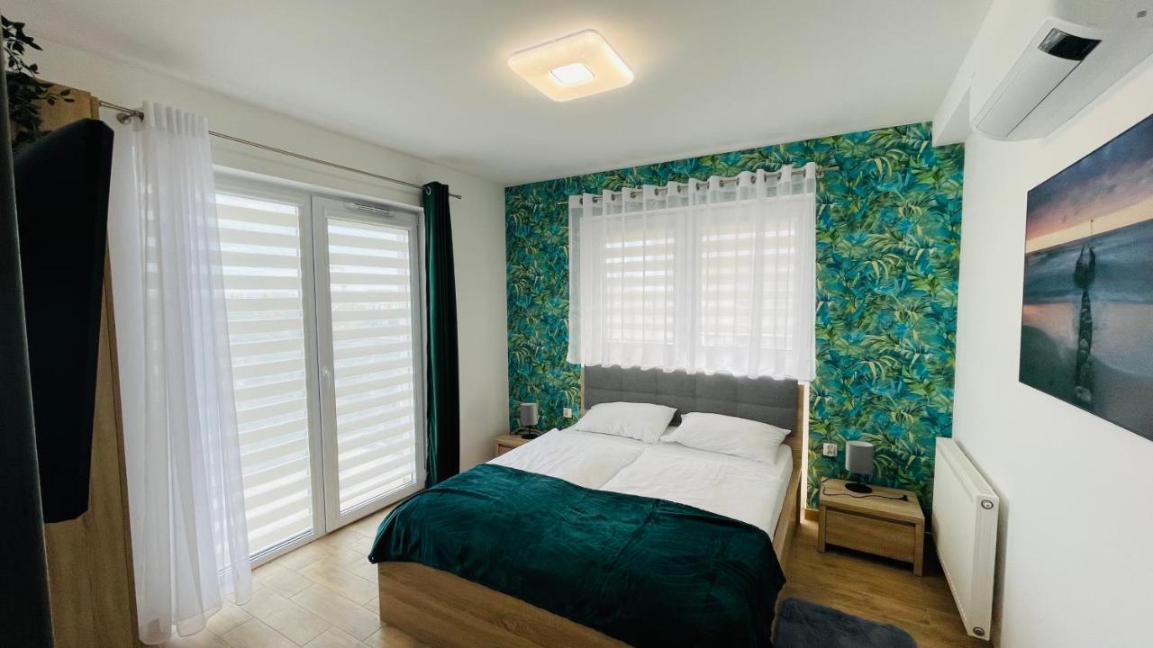 Apartamenty Na Wiejskiej 尤斯托尼莫斯基 外观 照片
