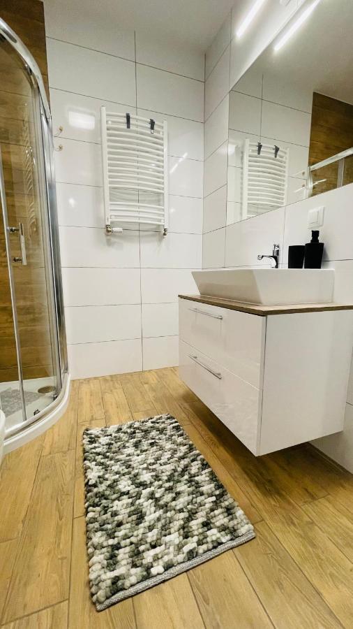 Apartamenty Na Wiejskiej 尤斯托尼莫斯基 外观 照片