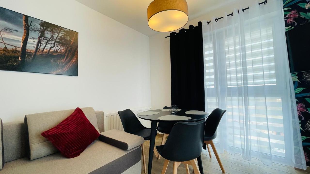 Apartamenty Na Wiejskiej 尤斯托尼莫斯基 外观 照片
