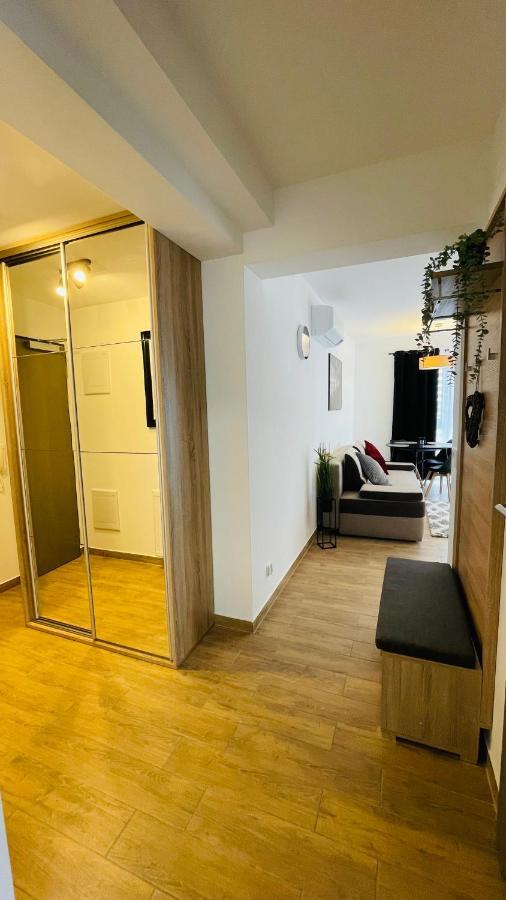 Apartamenty Na Wiejskiej 尤斯托尼莫斯基 外观 照片