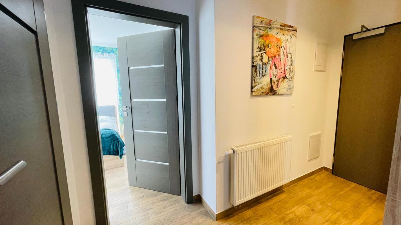 Apartamenty Na Wiejskiej 尤斯托尼莫斯基 外观 照片