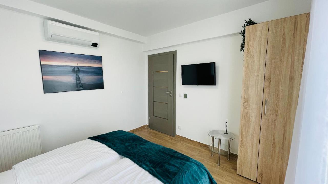 Apartamenty Na Wiejskiej 尤斯托尼莫斯基 外观 照片