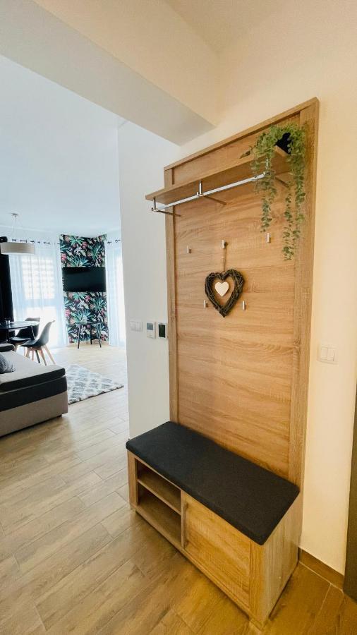 Apartamenty Na Wiejskiej 尤斯托尼莫斯基 外观 照片