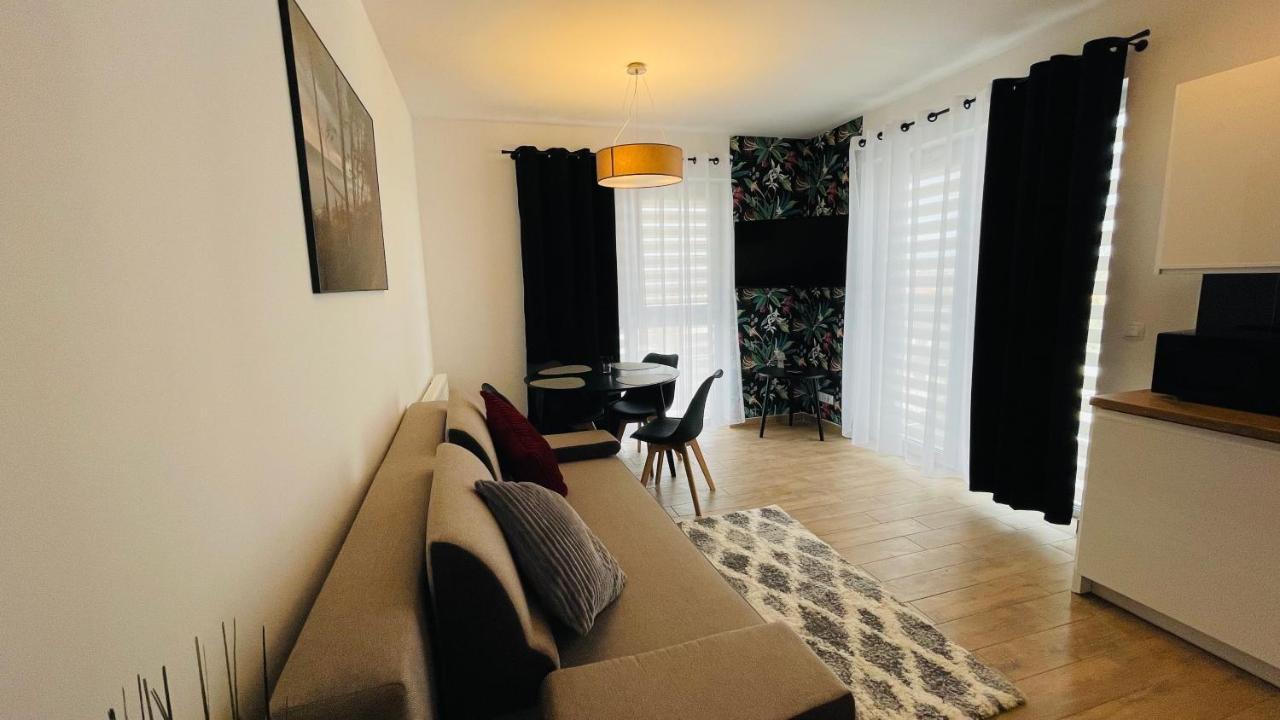 Apartamenty Na Wiejskiej 尤斯托尼莫斯基 外观 照片